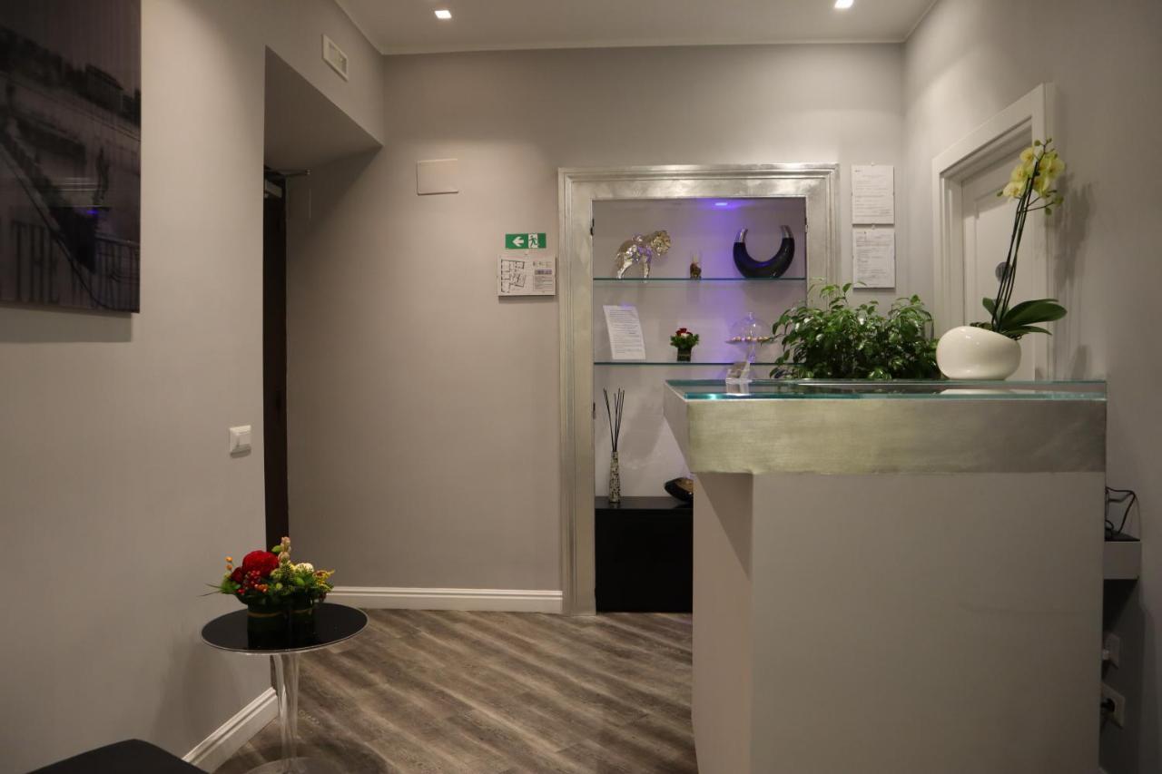 Millina Suites In Navona Roma Exterior foto
